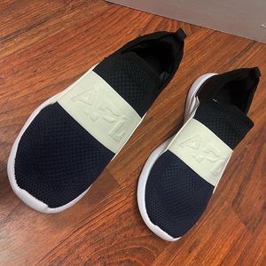 APL slip on TechLoom Bliss 7.5